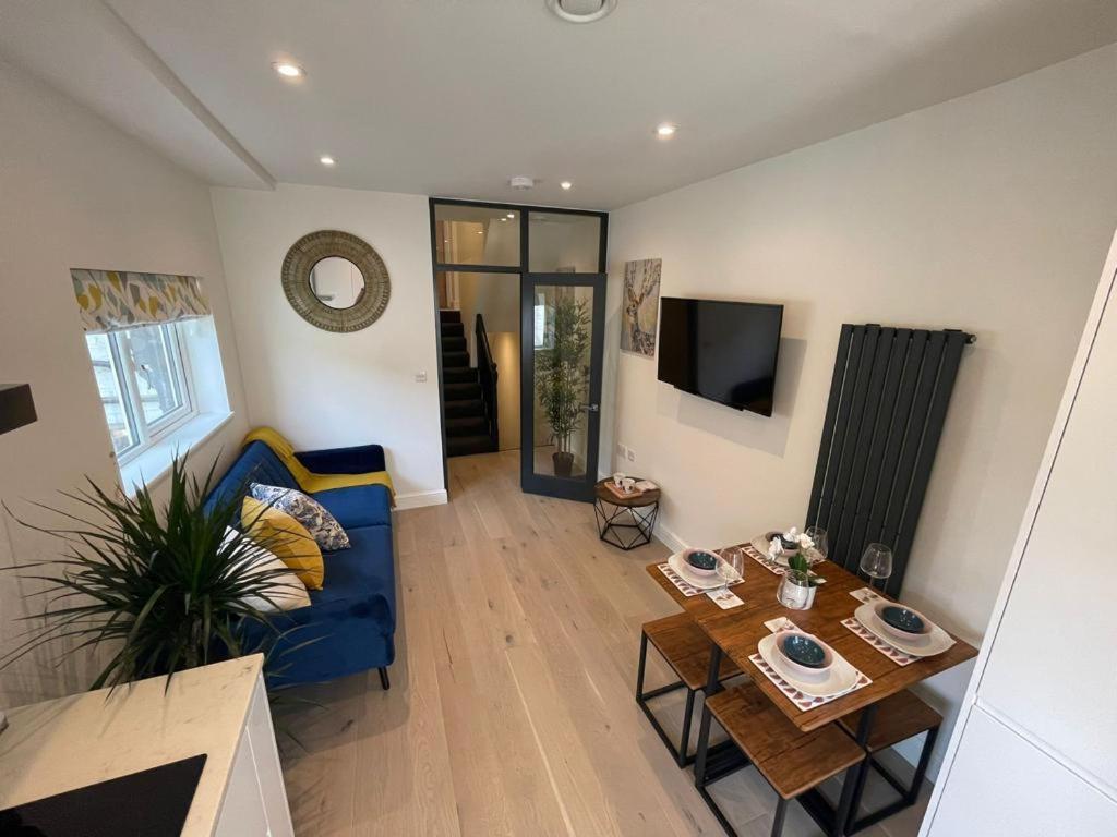 Two Bedroom Apartment - London Exteriör bild