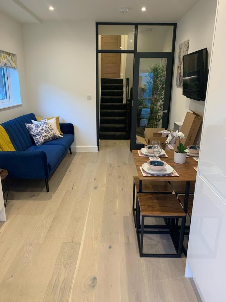 Two Bedroom Apartment - London Exteriör bild